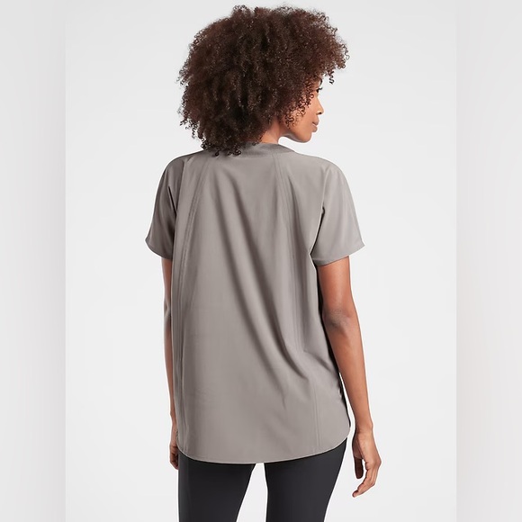 Athleta Zephyr V-Neck Tee in Osprey Grey - Picture 4 of 12